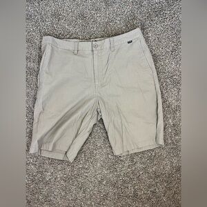 Travis Mathew Shorts Men's 36 KhakiFlat Front Performance Stretch Golf Chino EUC